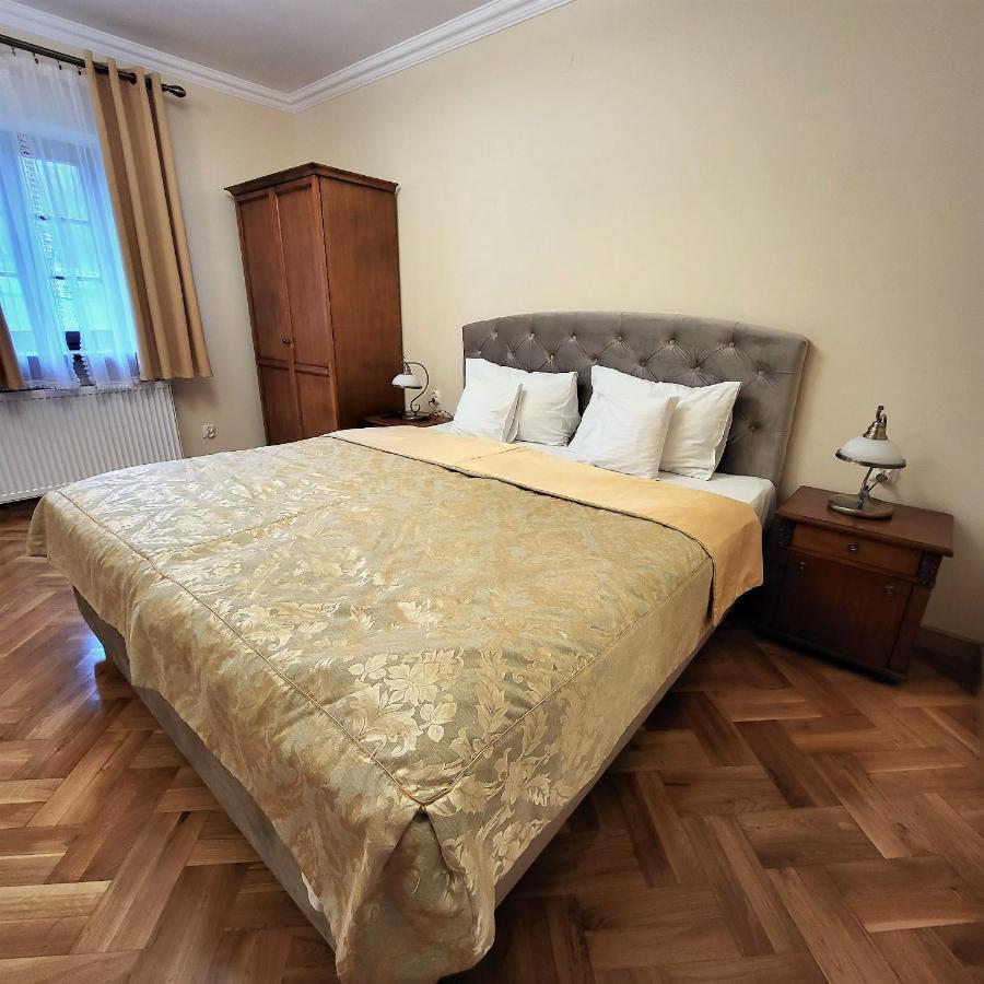 Sarmata Zespol Dworski Hotel 3*